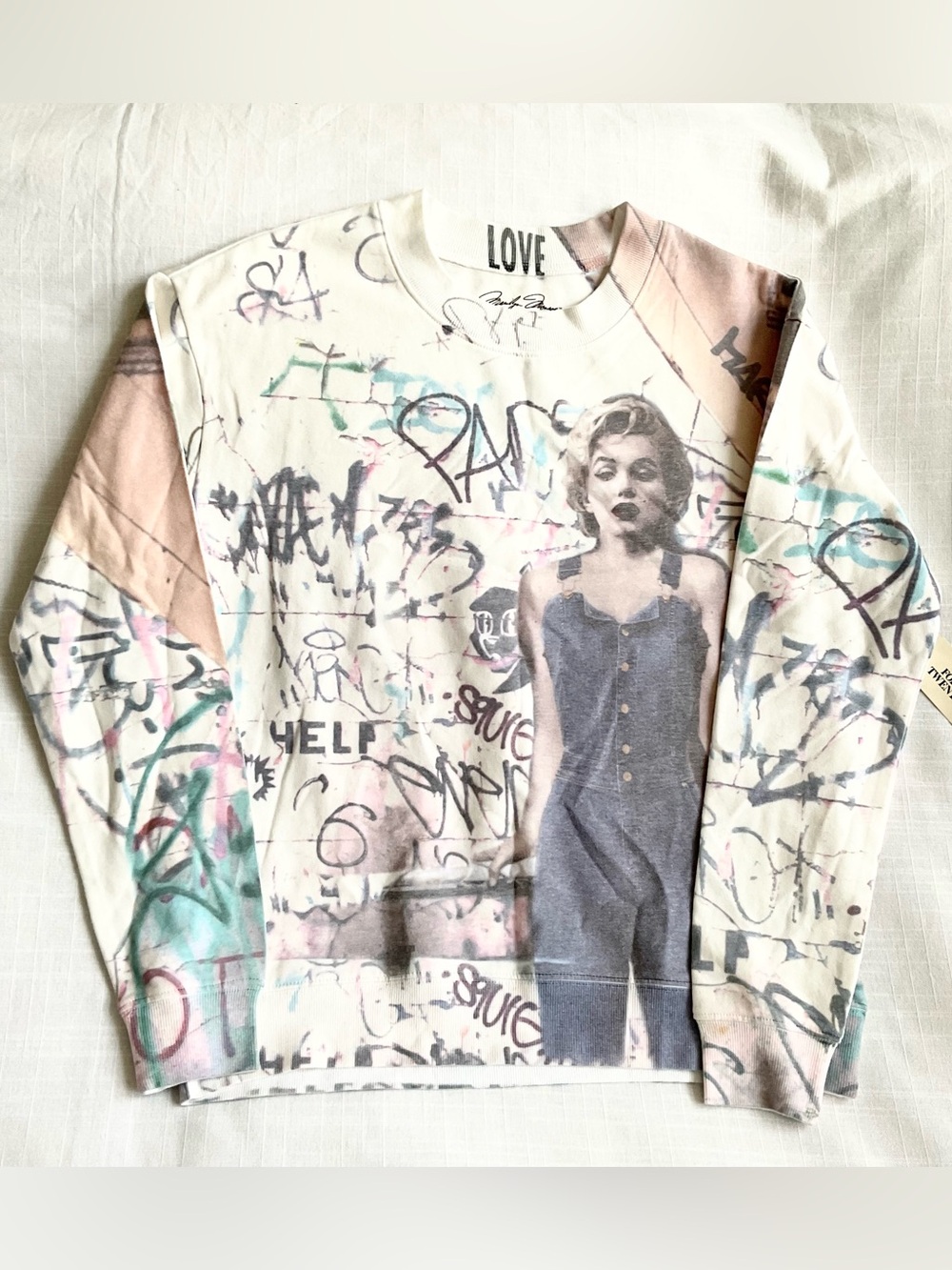 NWT Marilyn Monroe | 2014 Graffiti Print Sweatshirt Cream Pink | M